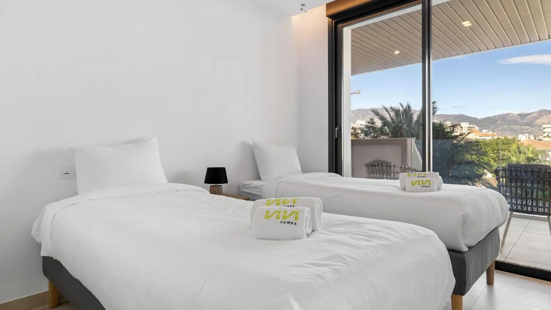 Vivi Homes - Jade Beautiful Apartment With Spa, Pool And Cinema 200 Meters From The Beach Fuengirola