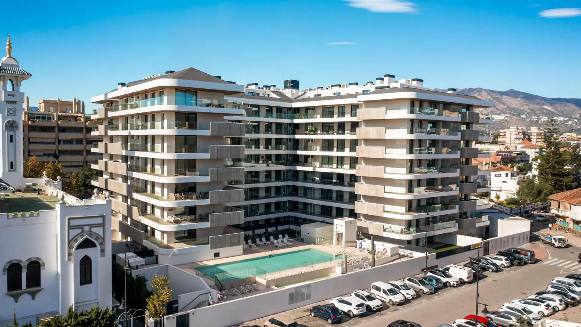 Vivi Homes - Jade Beautiful Apartment With Spa, Pool And Cinema 200 Meters From The Beach Fuengirola 0*,