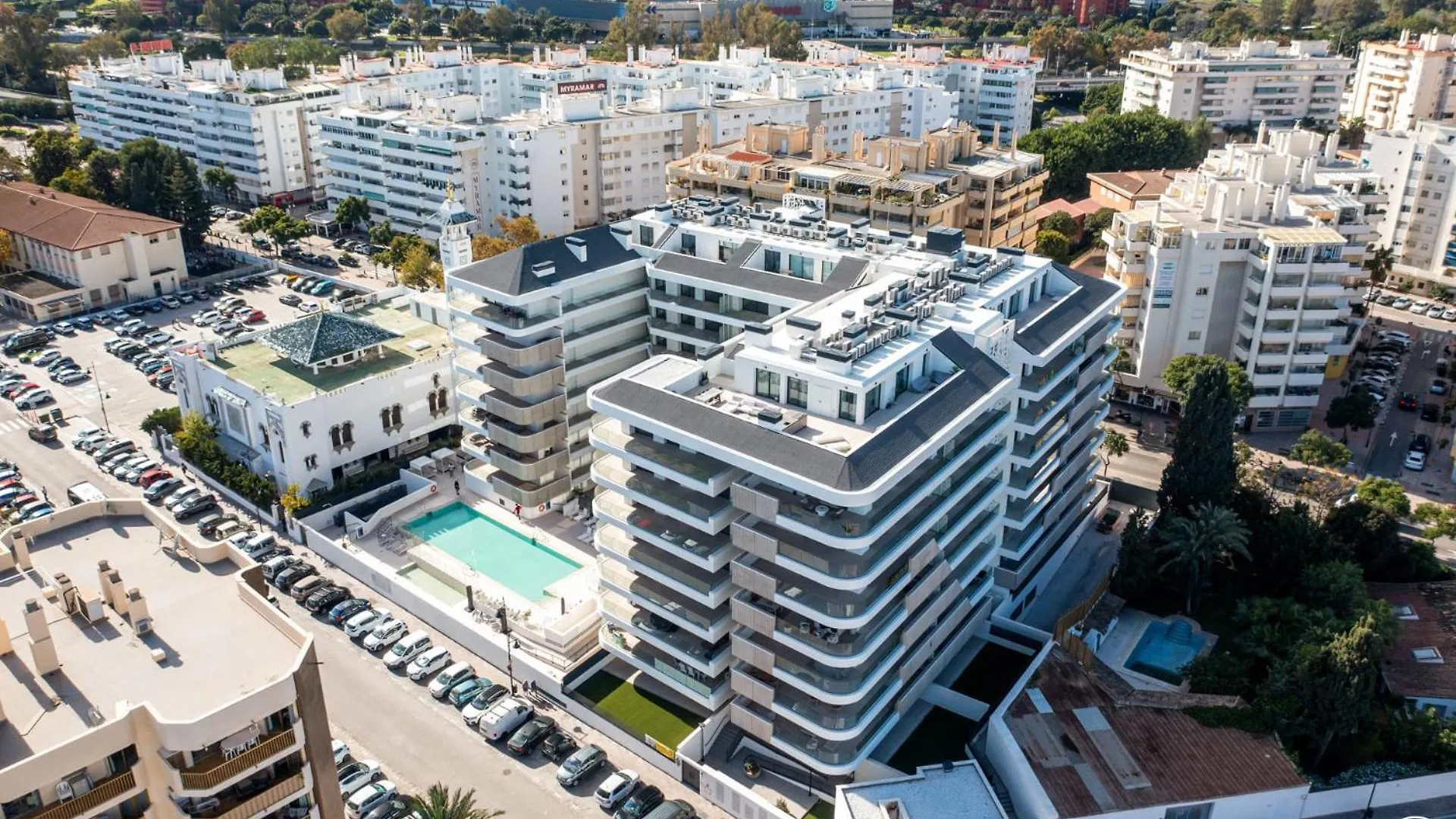 Vivi Homes - Jade Beautiful Apartment With Spa, Pool And Cinema 200 Meters From The Beach Fuengirola