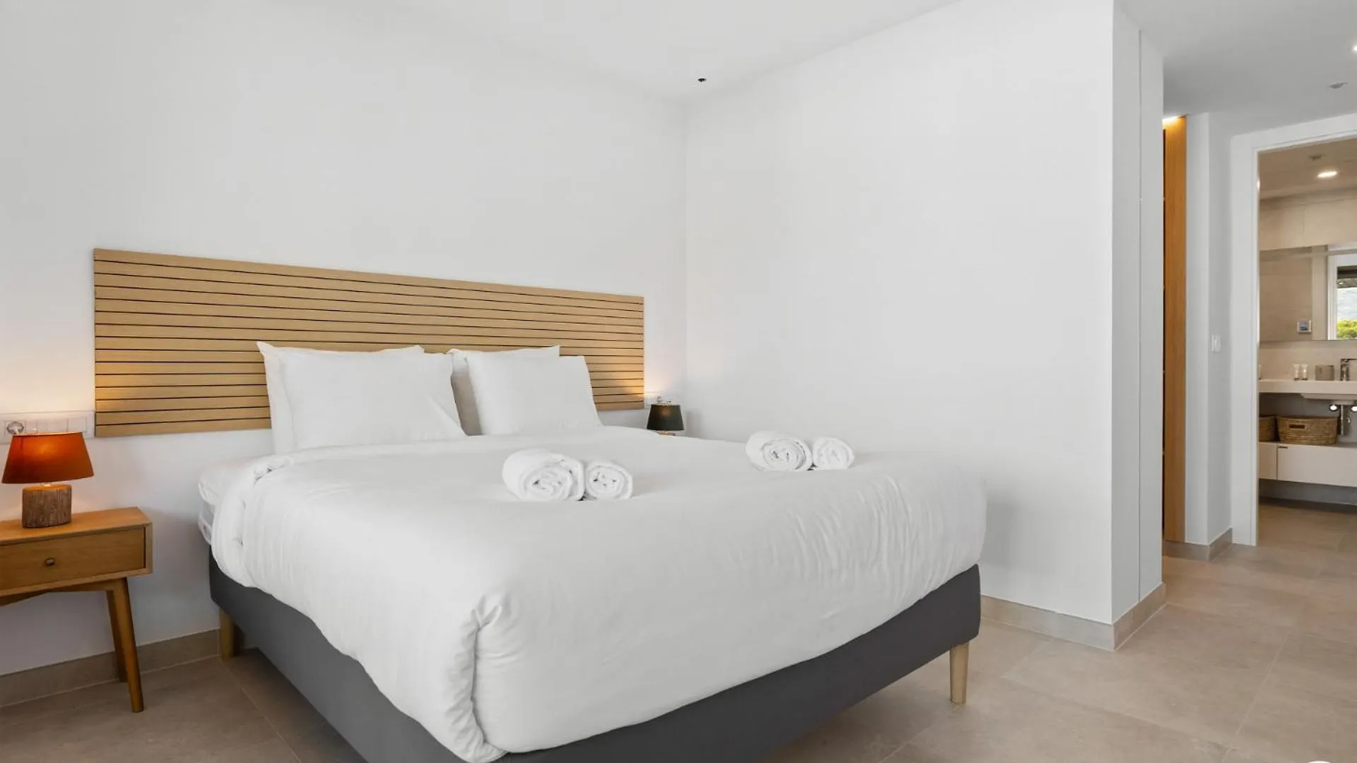Vivi Homes - Jade Beautiful Apartment With Spa, Pool And Cinema 200 Meters From The Beach Fuengirola 0*,